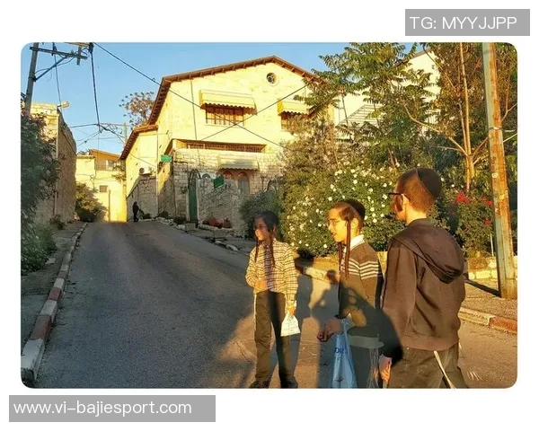 湖凯经典对决再现激情布朗感叹篮球氛围无与伦比